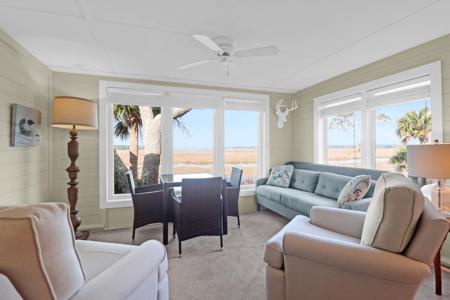 1806 Long Bend Drive