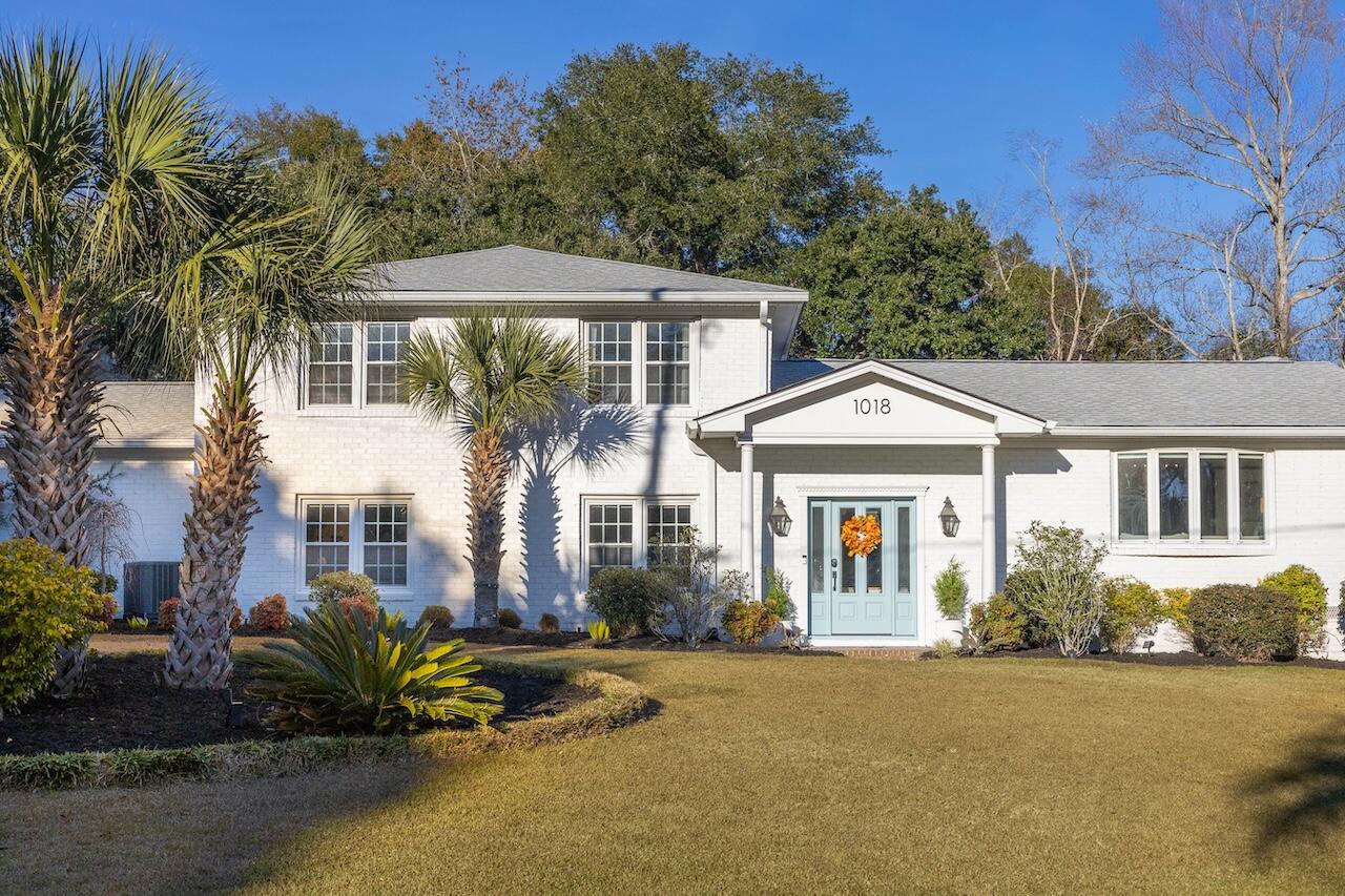 Image 2: A Cooper Estates Beauty