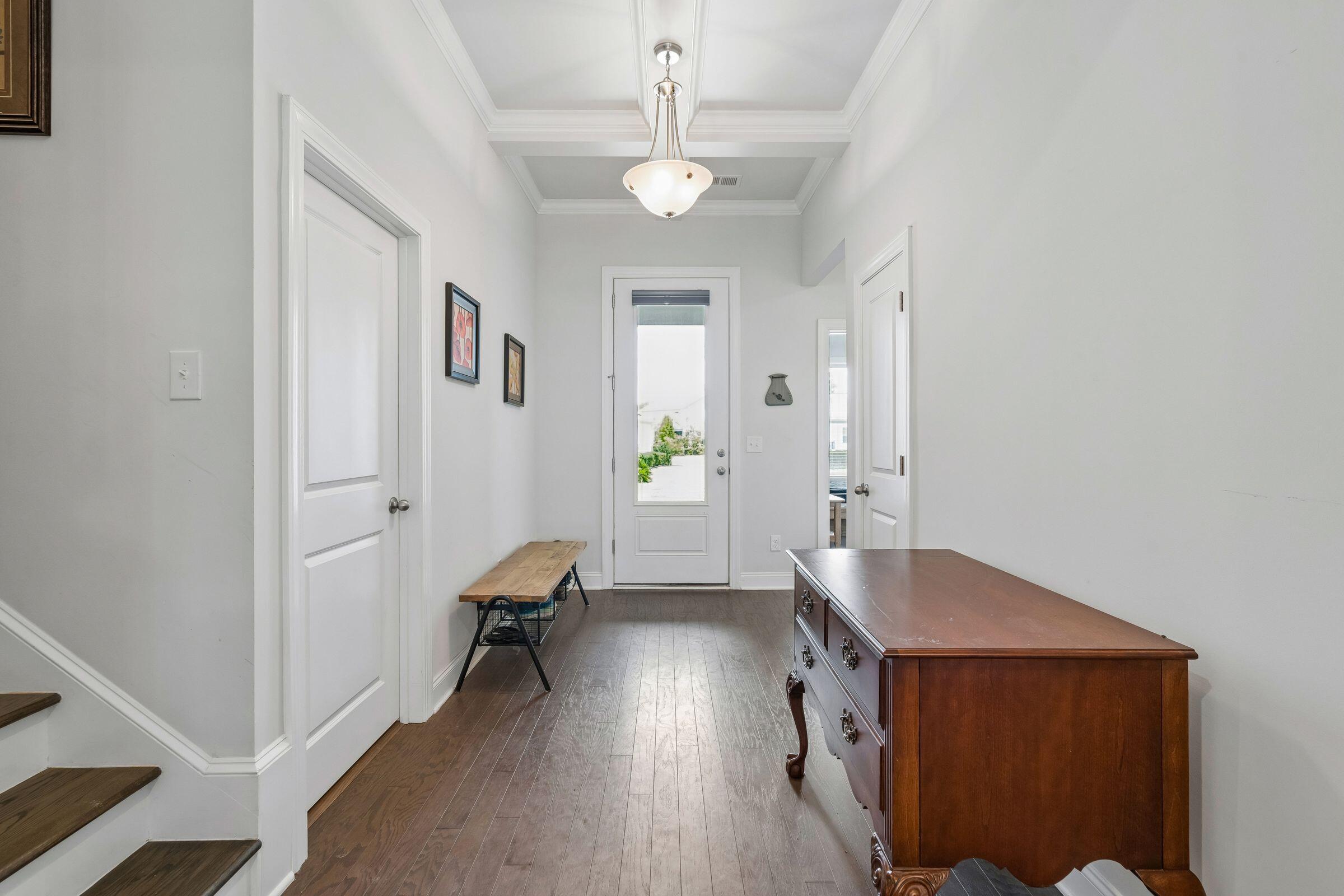 Image 4: Foyer