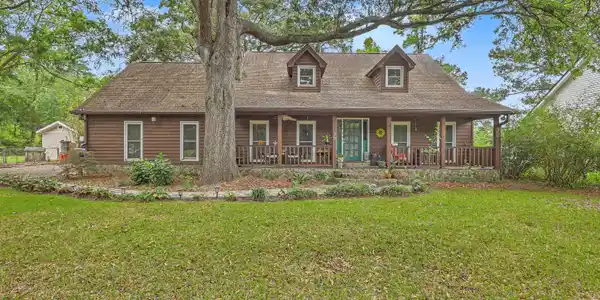 38 Crosscreek Drive