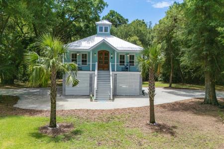 16 Oakwood Lane