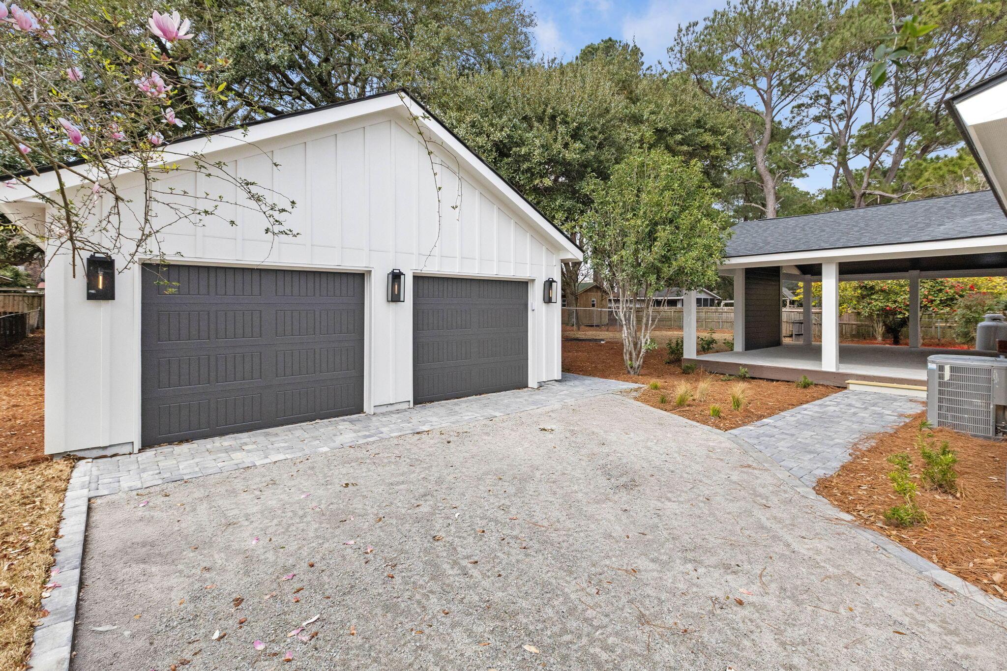 Image 3: Detached Garage