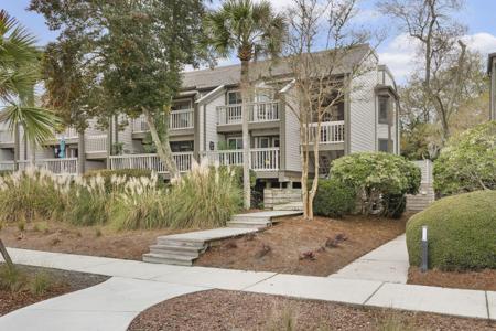 1623 Live Oak Park
