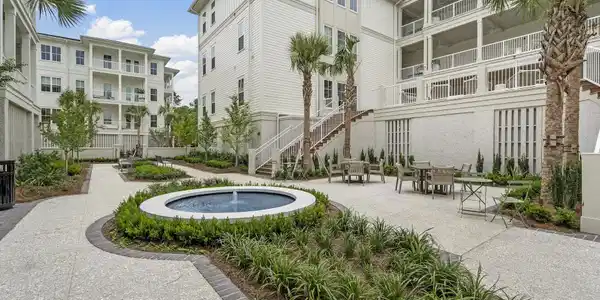320 Longshore Street
