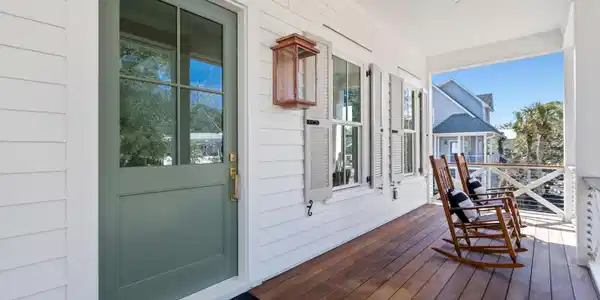 Image 3: Full Front Porch