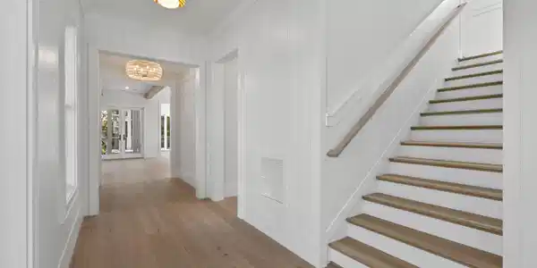 Image 4: Foyer