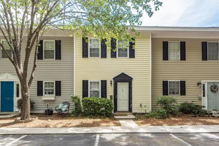121 Heritage Circle