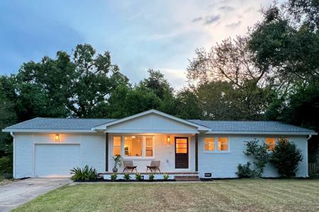 1083 Honeysuckle Lane