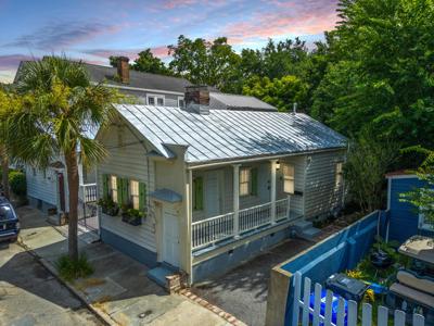 2 Larnes Street