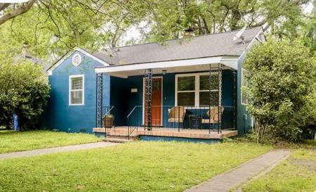 216 Live Oak Avenue