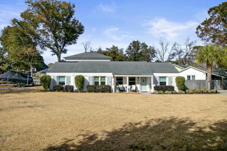 8 Vincent Drive