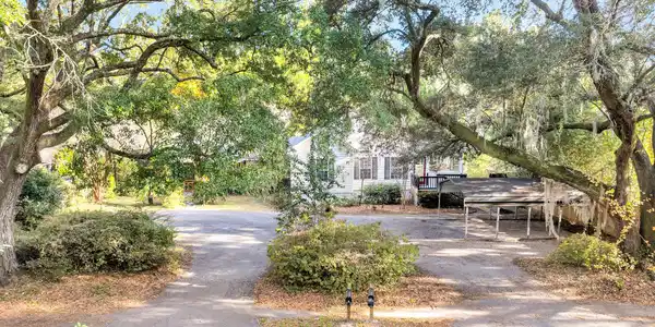 733 Fort Johnson Road