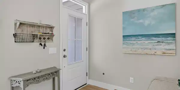 Image 4: Entry Way