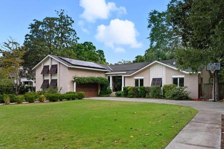 1031 Lakeview Drive
