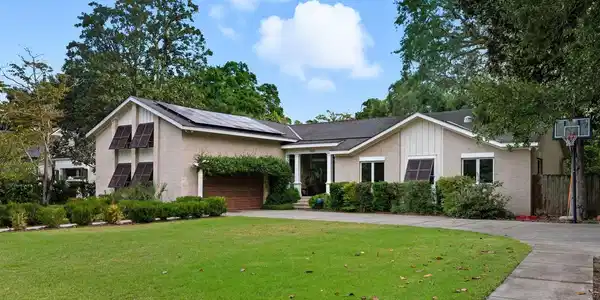 1031 Lakeview Drive