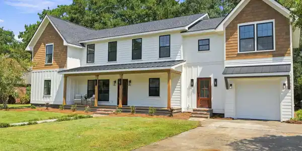 Image 2: 3-web-or-mls-DSC08823