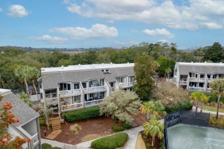 1613 Live Oak Park