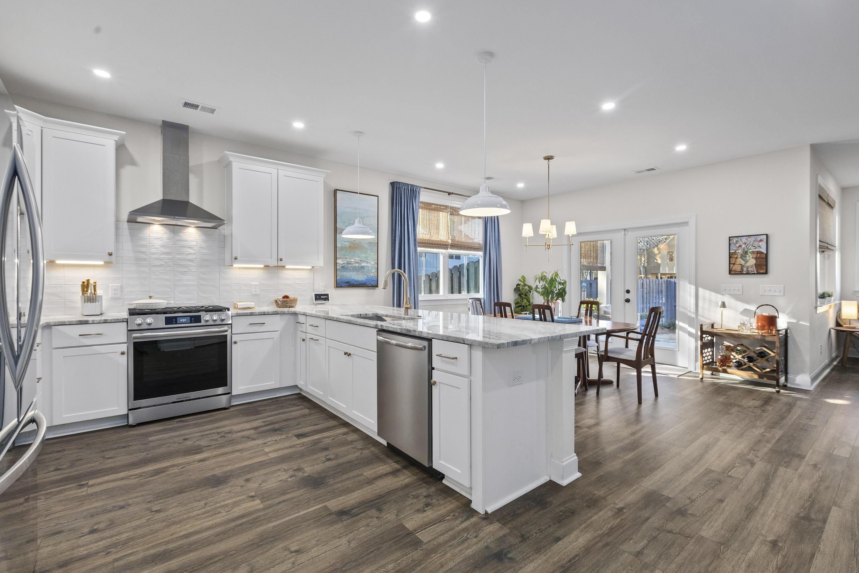 Image 1: 100RisewellCt-CasaVerdeMediaLLC31