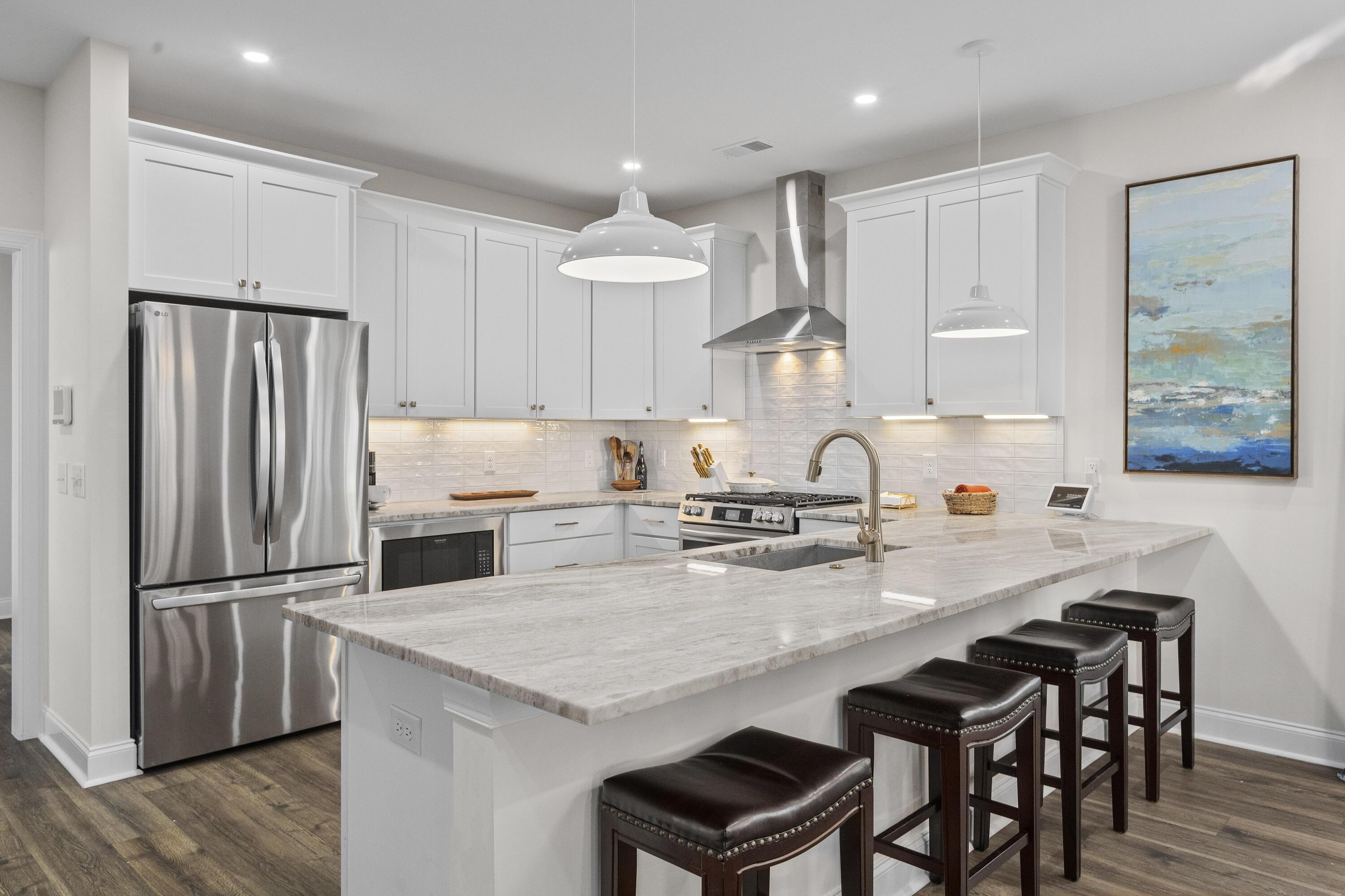 Image 2: 100RisewellCt-CasaVerdeMediaLLC35