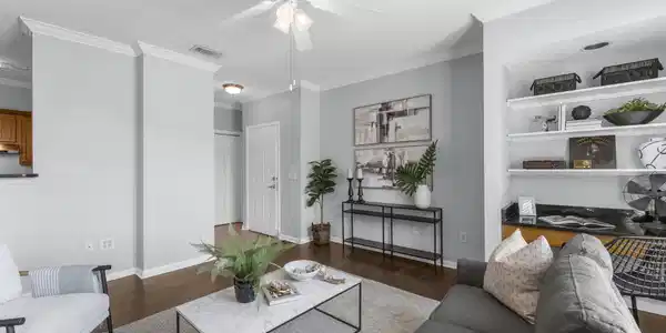 Image 3: 45 Sycamore Avenue #1435-10