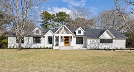 969 Lakeview Drive