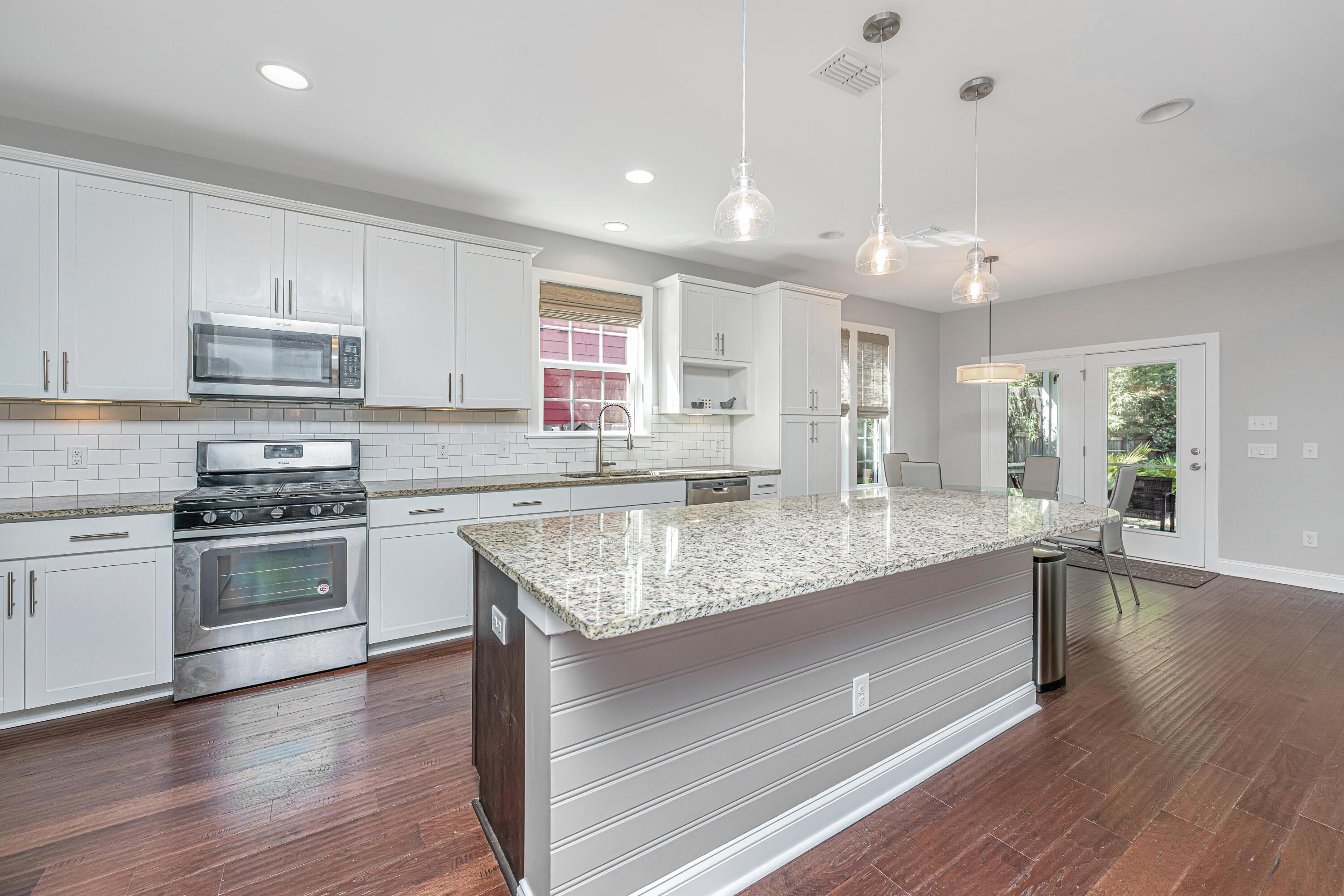 Image 3: 1277PearwoodCt015