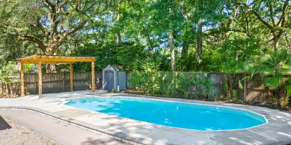 29 Hillcreek Boulevard