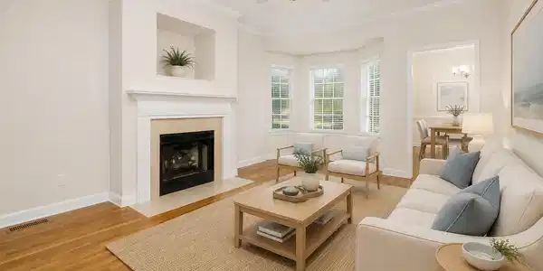 Image 4: Living Room 2