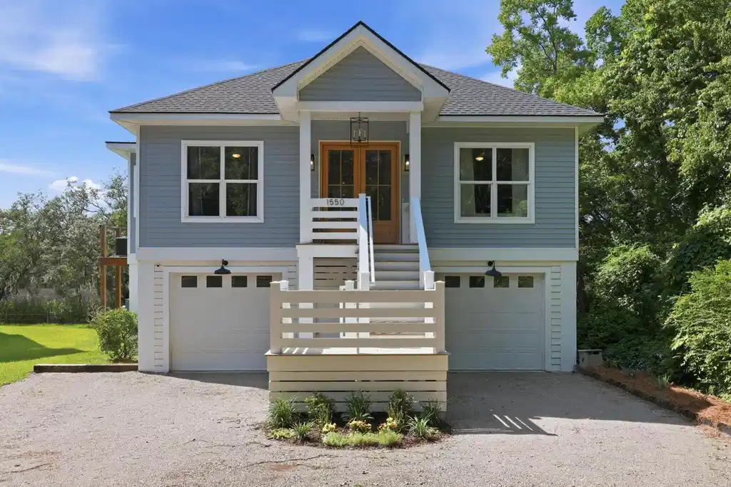 Image 1: 2-web-or-mls-470A4843