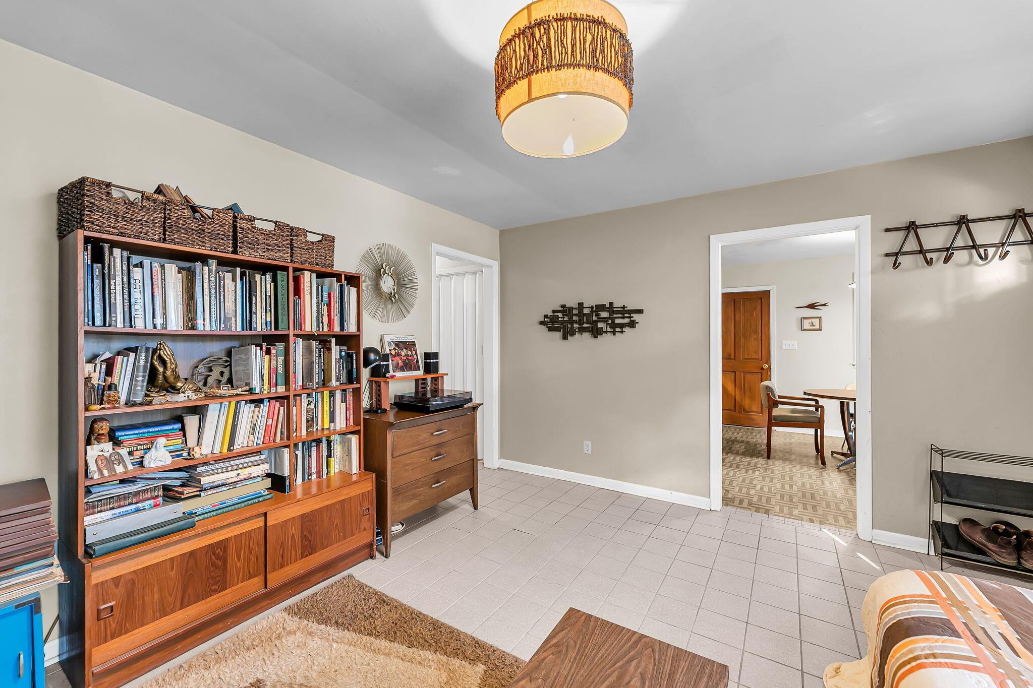 Image 4: CREM - 1514 Balsam St-17