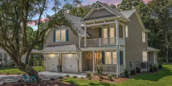 977 Bellas Lane