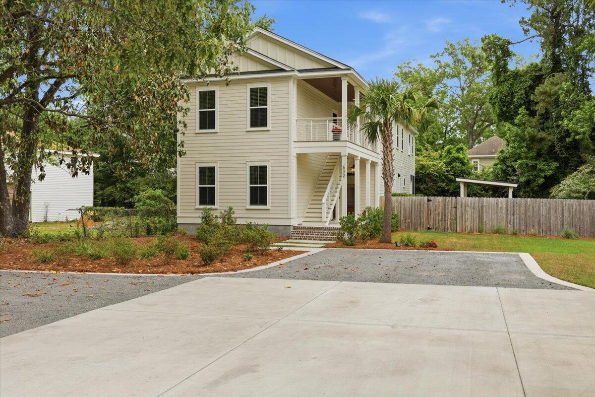 Image 3: 03-Exterior Front