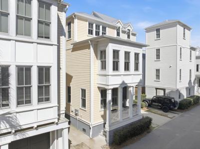 44 Dereef Court