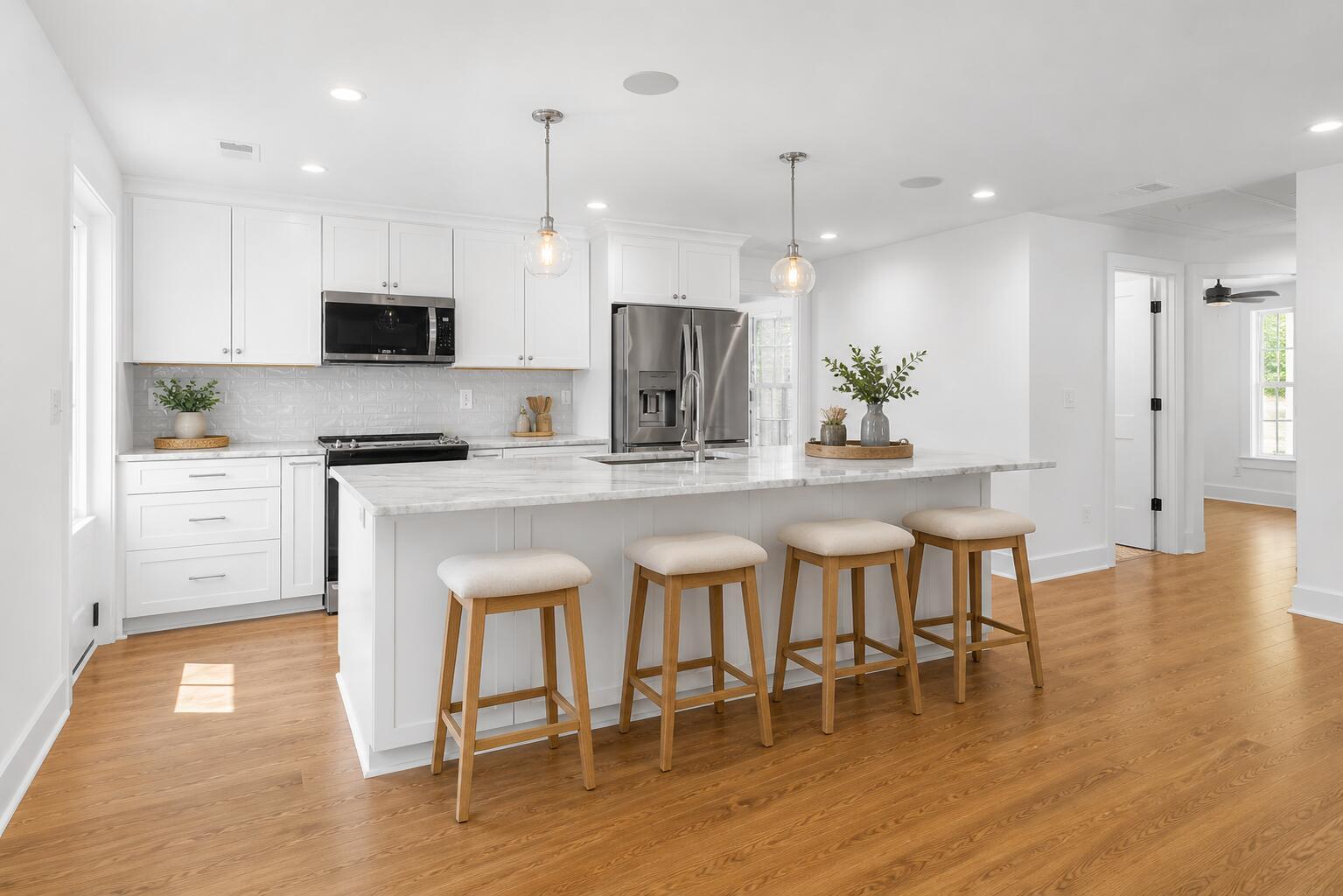 Image 3: Kitchen - virtual staging