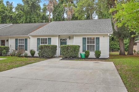 1670 Dexter Lane