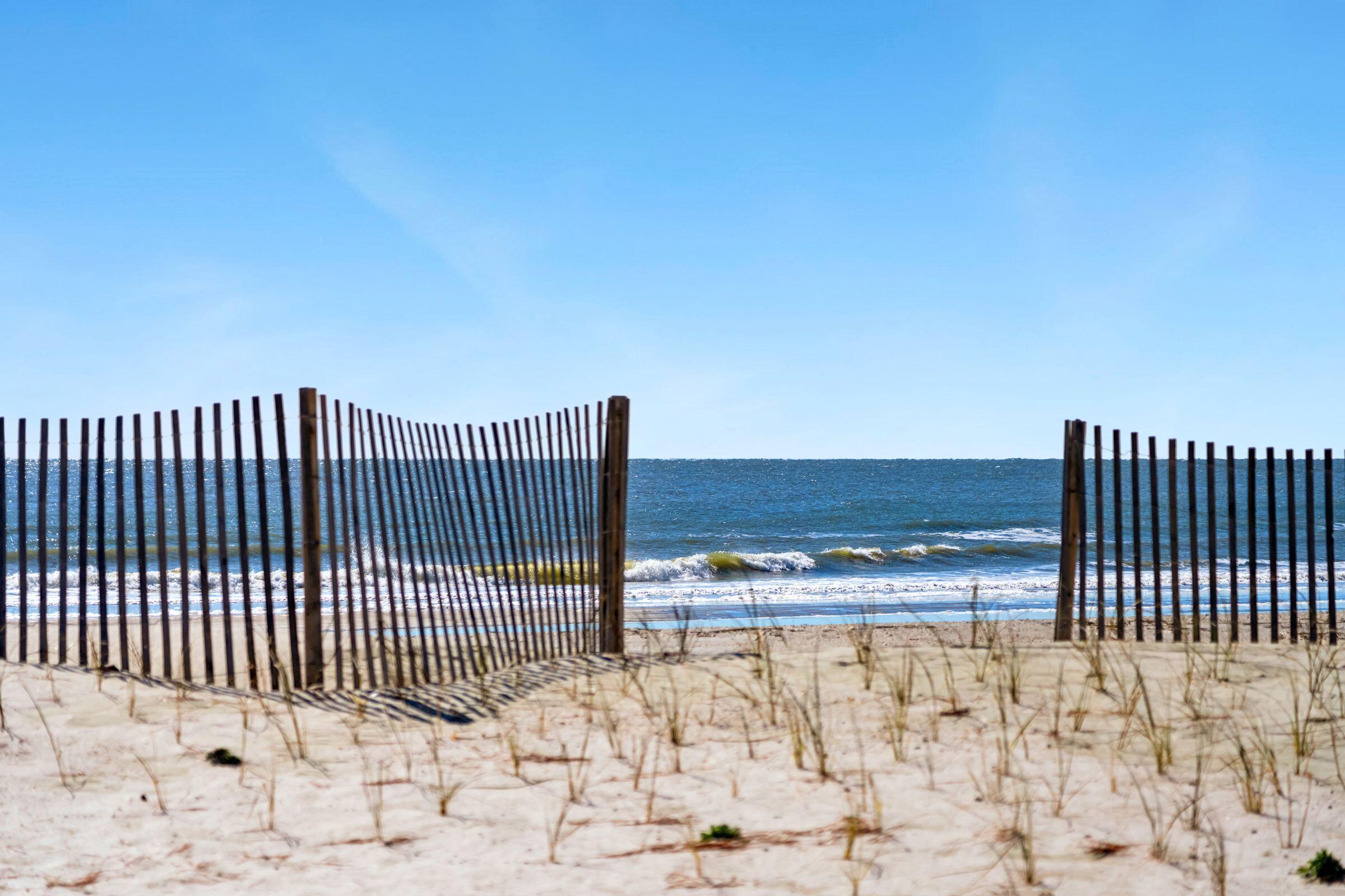 Image 4: Built for the Coast