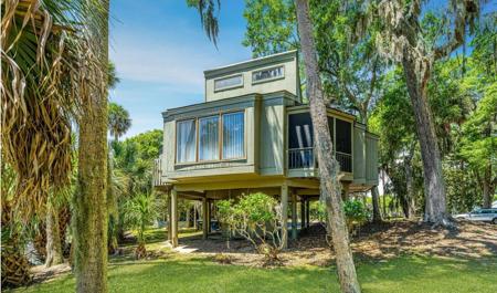 604 Magnolia Walk