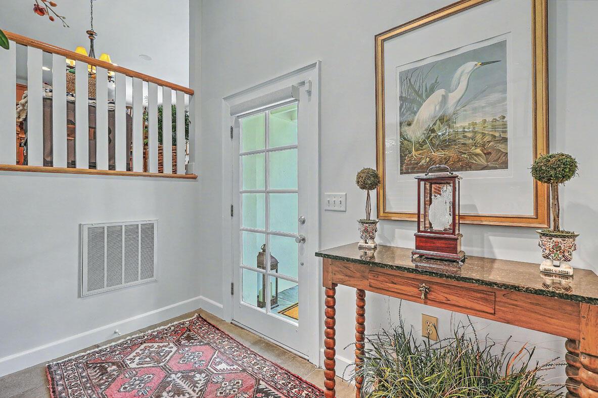 Image 4: 1520 Fairway Drive entry hall