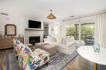 1037 Marsh Court Lane