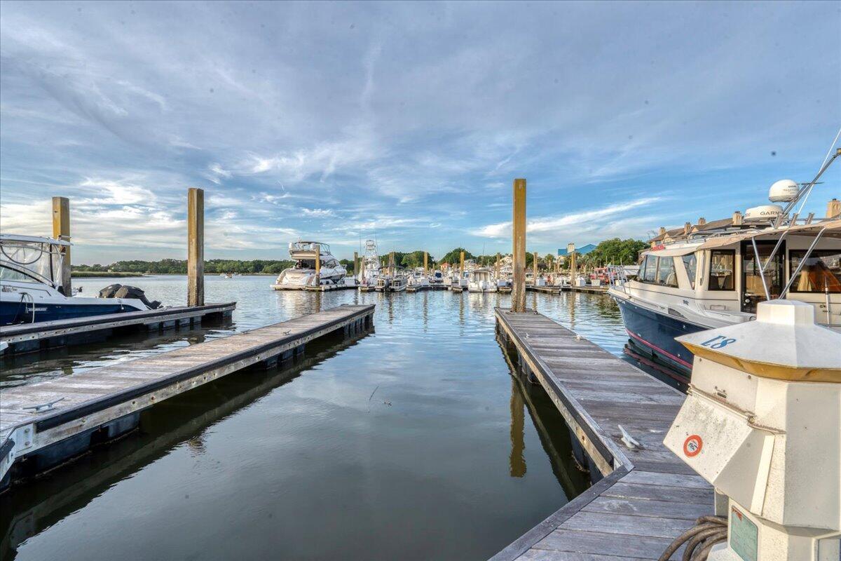 Image 4: 04-Bohicket Marina-6