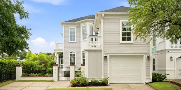 Image 2: Front of Home