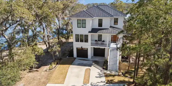 2227 Spanish Court