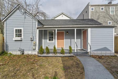16 Strawberry Lane