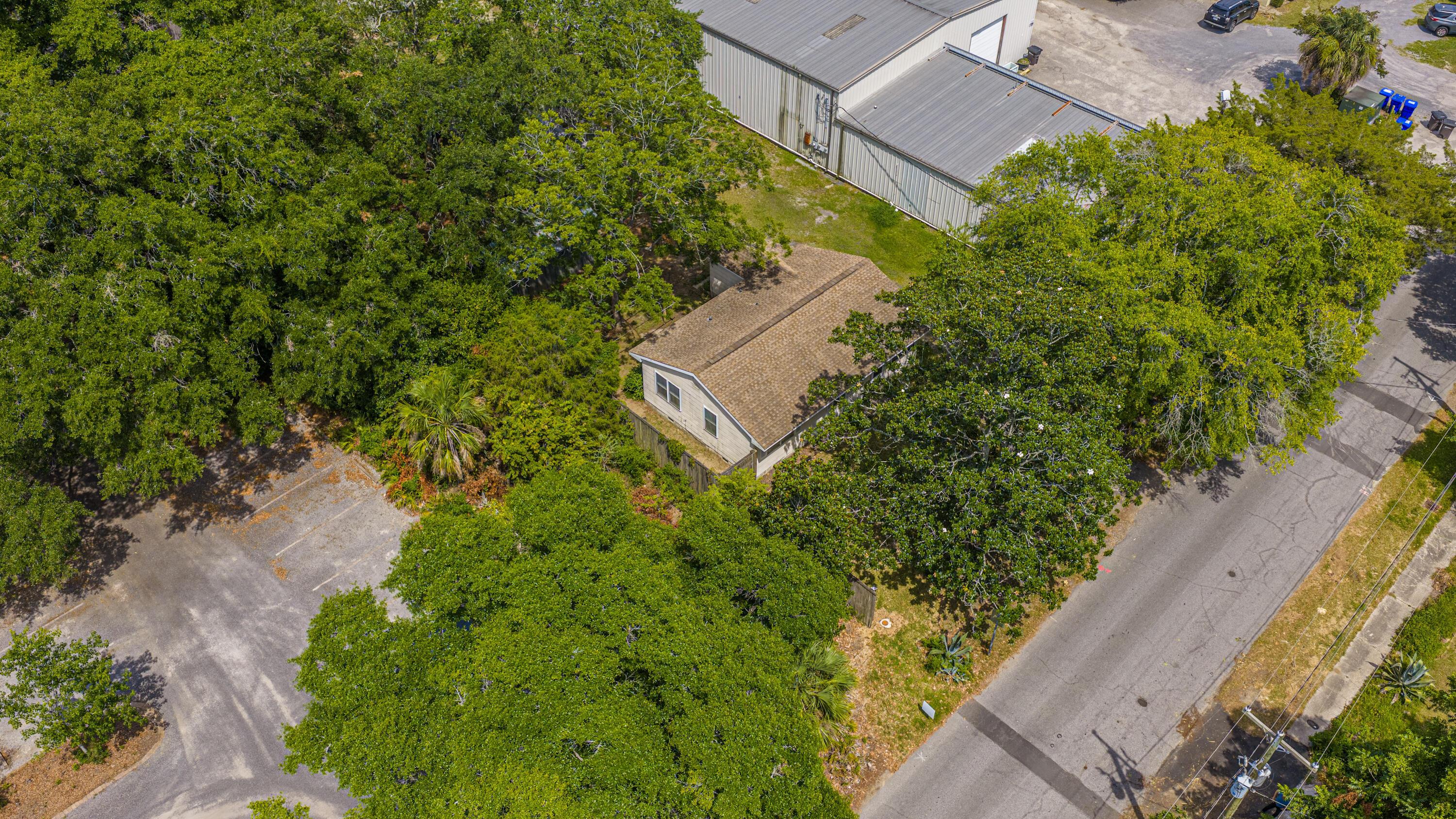 Image 4: 1182RussellDr074