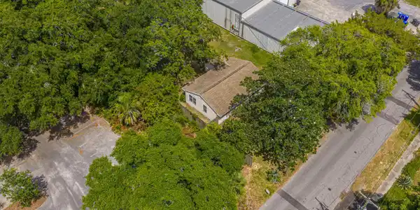Image 4: 1182RussellDr074