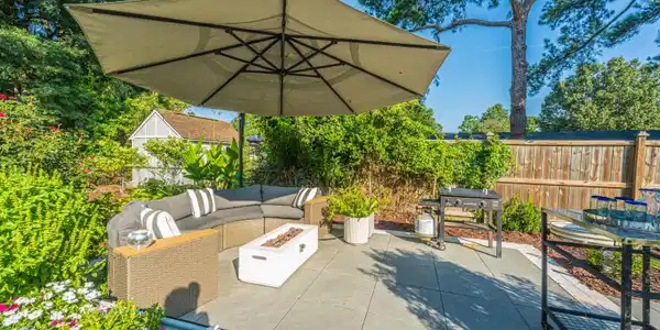 Image 2: Beautiful Garden Patio