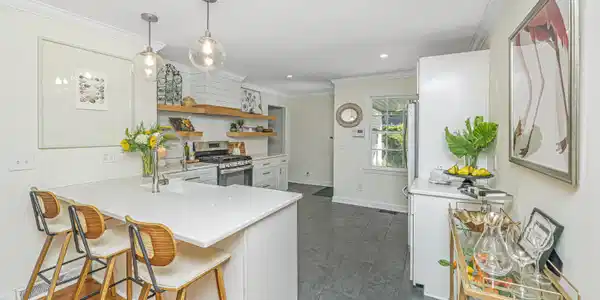 Image 4: Modern Kitchen