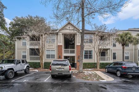1600 Long Grove Drive