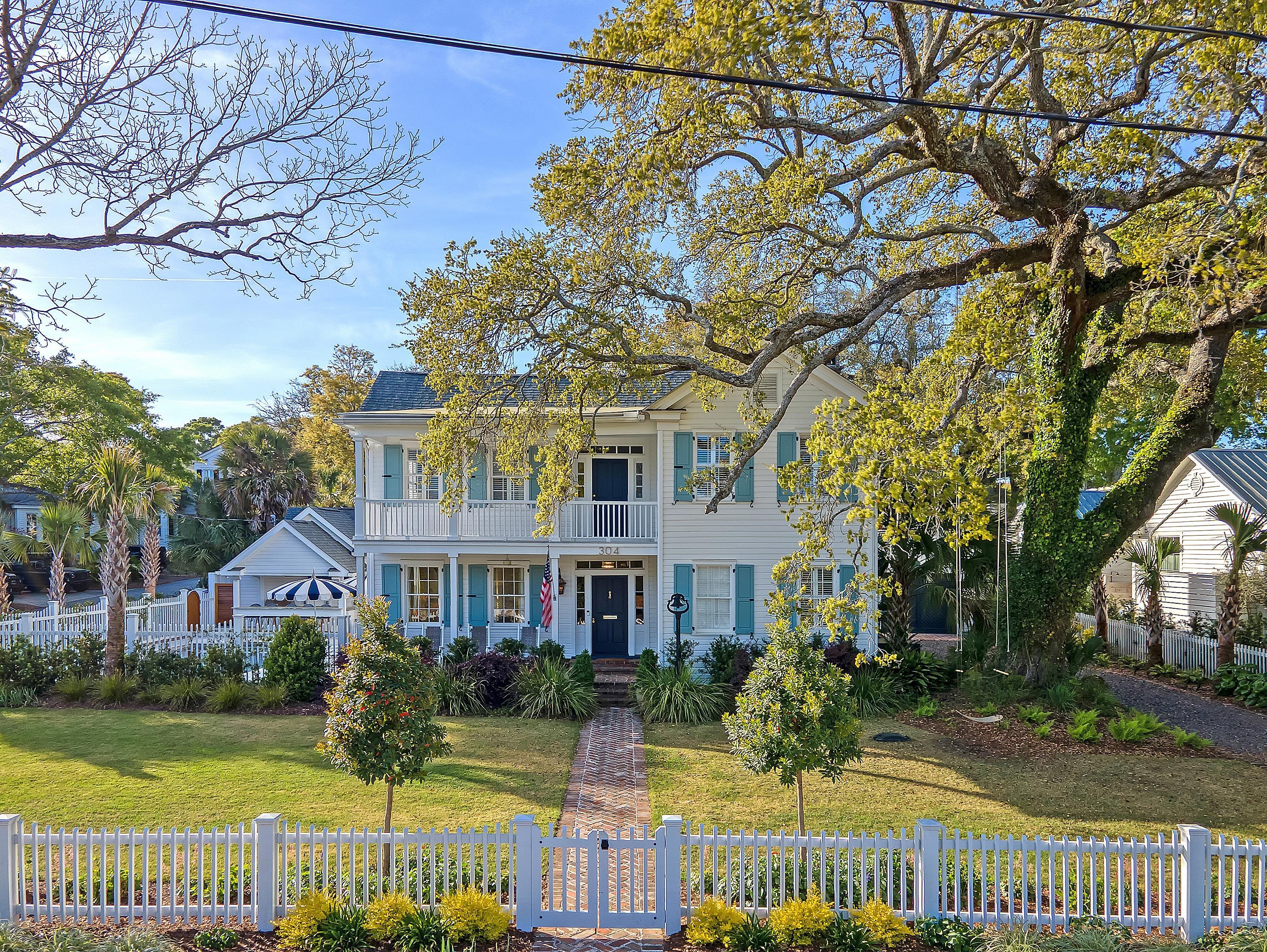 Image 1: view from sidewalk