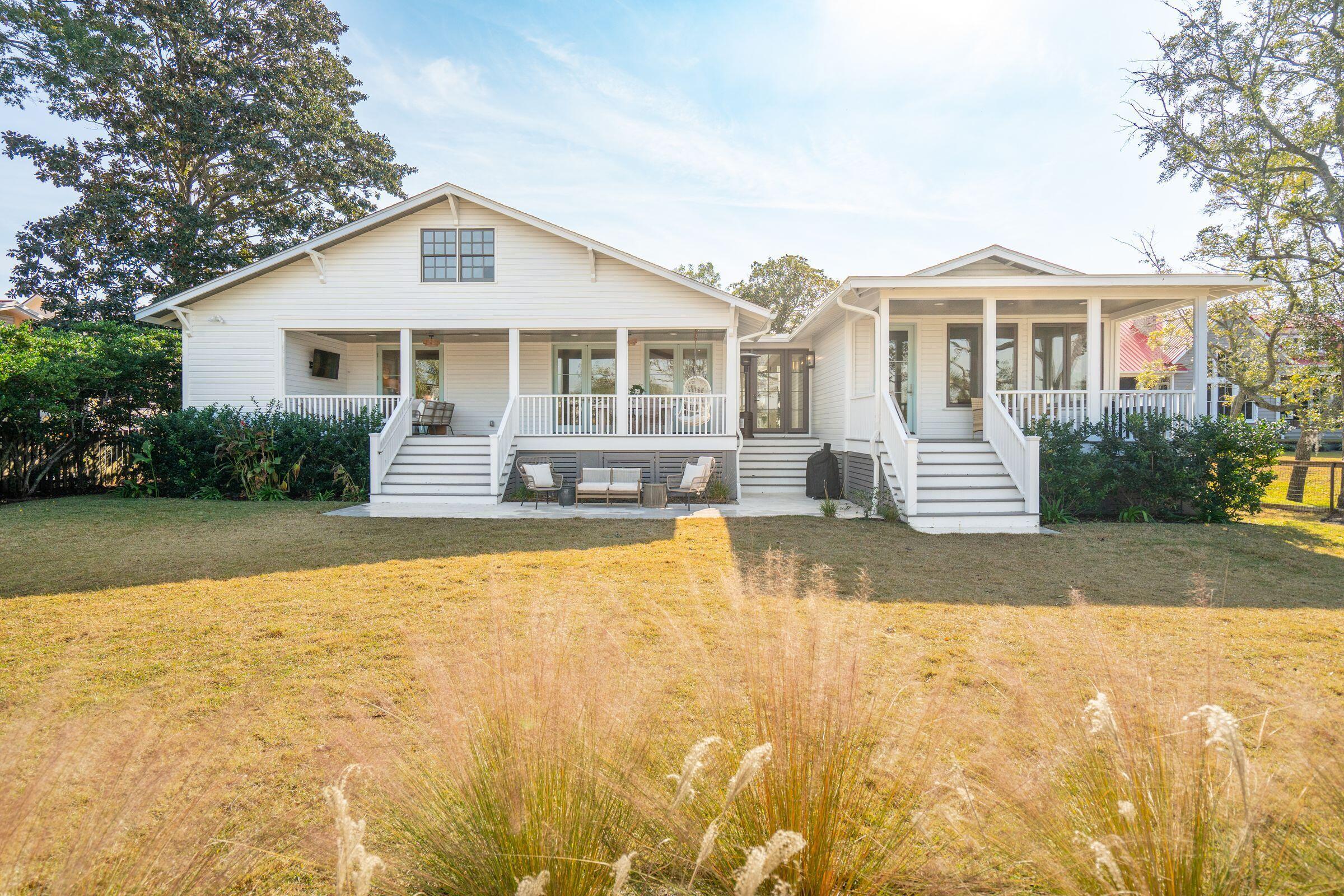 Image 2: 212LiveOakDr-KeenEyeMarketing-099